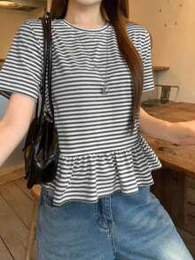 Camiseta de manga larga de corte holgado con volantes en el bajo, a rayas blancas y negras, diseño minimalista de verano para mujer - Gris Oscuro - Ver 3