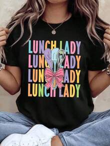 Camiseta de manga corta para el personal de la cafetería, con diseño colorido de utensilios de cocina y lazo, ideal para trabajadores de cafeterías escolares, entusiastas de la cocina y profesionales del servicio de alimentos. Regalo perfecto para maestros y personal de la cafetería, camiseta de verano. - Negro - Ver 1