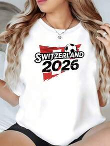 Bandera suiza con efecto desgastado y balón de fútbol que simboliza pasión deportiva orgullo nacional y fuerza femenina moderna camiseta de mujer casual cómoda para uso diario - Negro - Ver 6