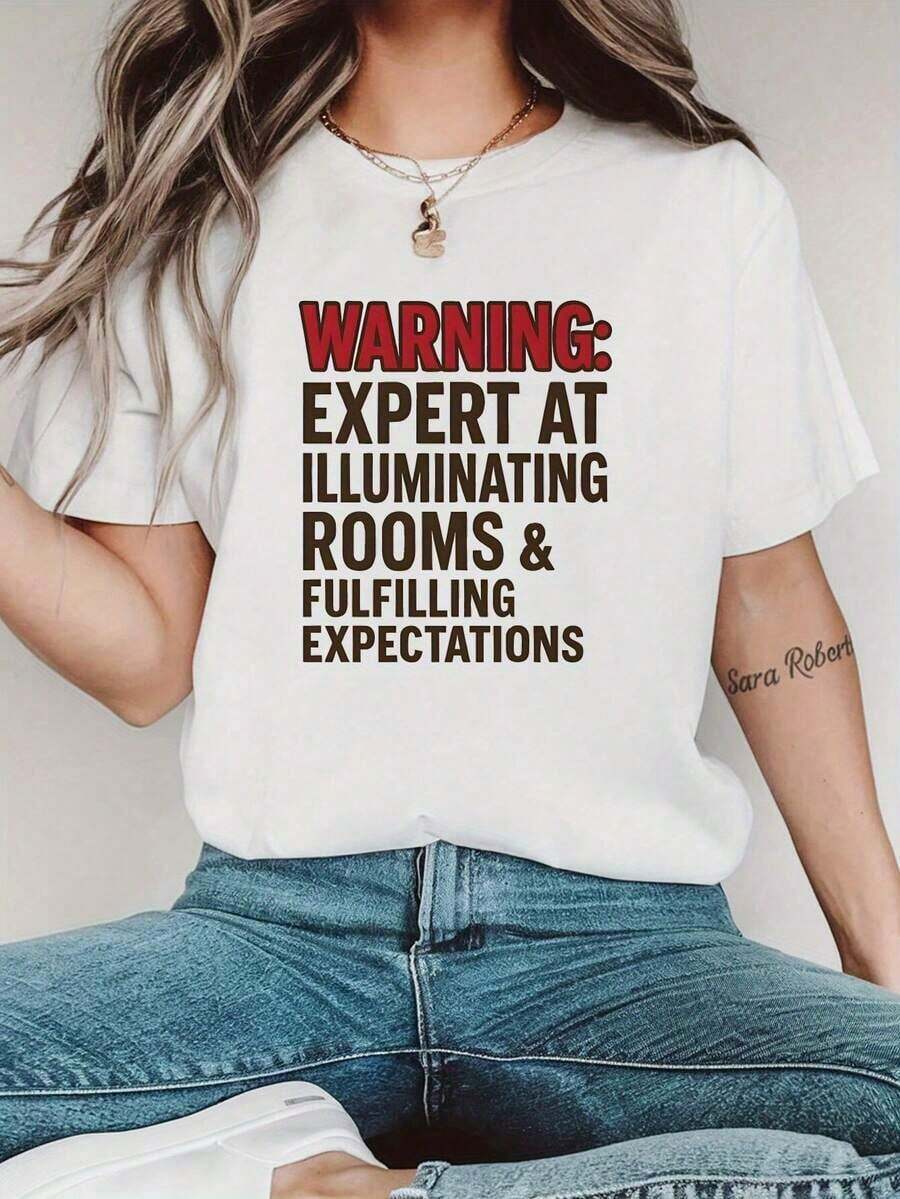 Women's White Short-Sleeve Casual T-Shirt With Red And Black Letter Print "Expert At Brightening Rooms And Meeting Expectations" - Relaxed Fit Crew Neck, Machine Washable, Spring/Summer Casual Wear, Women's T-Shirts, Seasonal Fashion, Bold Text Design, Comfortable Fabric, Relaxed Fit T-Shirt, Impact T-Shirt, Breathable Material, Printed T-Shirt, Blouses>Pretty - 白色 - 查看 1