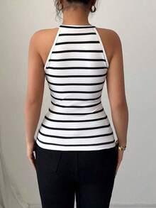 Camiseta ajustada y sexy con diseño hueco y cuello halter a rayas para mujeres - Blanco y Negro 2 - Ver 2