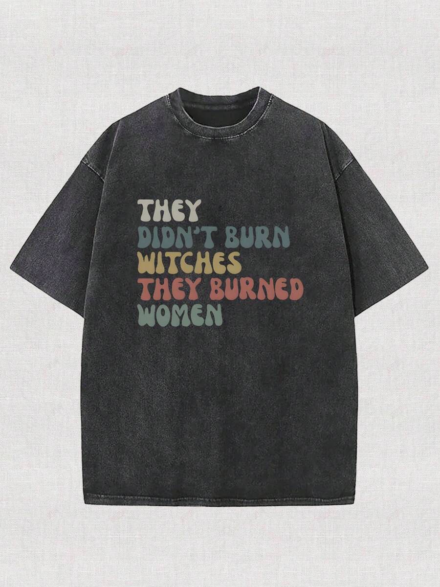 1 pieza de camiseta de algodón lavado con la impresión "La bruja no quemó, la mujer sí". Camiseta de marca de moda vintage de algodón batik de alta calidad, camiseta para mujer, popular para uso diario, regalo de vacaciones, regalo perfecto, 180g 100% algodón. - Negro - Ver 1