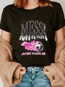 A Pink Flaming Ball Symbolizing The Passion And Energy Of Football, Reflecting Strength And Dynamic Movement. A Modern, Comfortable, Casual Women's T-Shirt For Everyday Wear. - 黑色 - 查看 8