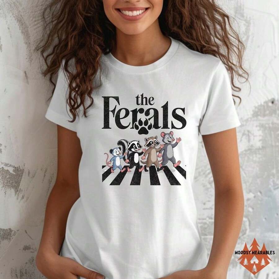 Abbey Road Fun Animal T-Shirt: Raccoon, Poison Ivy, Skunk Rat T1EE220G Essential Unisex Cotton T-Shirt, 220g Of Unique Softness. Designed To Fit Everyone, Men And Women Alike. Durable, High-Quality Fabric, Ready For Any Cut, Delicate To The Touch But Built To Last. Lightweight Tops For Women, Perfect For Fall Outfits, Vacation Wear, And New Year's Costumes. - 白色 - 查看 1