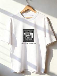 T-Shirt With "Never Give Up" Slogan And Bandana Design.  Short-Sleeved T-Shirt For Spring/Summer 2026, Made In Mexico, 180 Grams. Cartoon Print, Couple Design, Suitable For Indoor Or Outdoor Wear. Crew Neck, Unisex, Ideal For The Office And Leisure. One-Pack. - WH-P631577SLNDXZGY568 - 查看 1