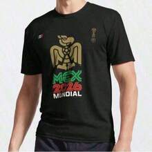 Camiseta Gráfica Retro Sporty Cup 2026, Camiseta de Fútbol 2026 con Banderas Norteamericanas y Estampado _The World Is Coming Home_, Regalo para ÉlTee - Negro - Ver 6