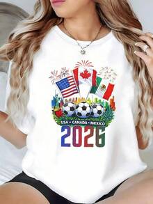 Banderas de Estados Unidos Canadá y México con balones de fútbol y fuegos artificiales que celebran la unión deportiva del torneo 2026 camiseta de mujer casual cómoda y moderna - Negro - Ver 1