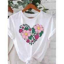 Camiseta para mujer con estampado floral de corazón rosa - Blusa casual de manga corta y cuello redondo pequeño, corte regular, atuendo casual de verano apto para todas las estaciones, lavable a máquina, camiseta de flor - Blanco - Ver 1