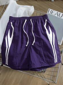 Amerikanischer Streetstyle Lila & Weiß Farbblock Gestreifte Sportshorts für Herren, Kordelzug Taille Locker Atmungsaktiv 5-Zoll Lässige Hose - Violett - Übersicht 2