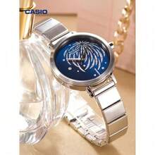 Reloj Casio Sheen, SHE-C130D-2AUPFY, Reloj de mujer con esfera de fuegos artificiales estrellada, cristal de zafiro, resistente al agua 50m, reloj de cuarzo de lujo con atmósfera, reloj de mujer con tonos azules de fuegos artificiales, correa de acero, reloj de muñeca soñador con estrellas, regalo para ella, reloj casual para oficina y uso diario, reloj de atmósfera elegante - Unitalla - Ver 1