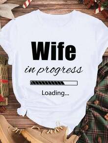 Elegante y casual para mujer, manga corta, camiseta blanca con estampado de texto "Esposa en boda en progreso", ropa casual para mujer, temporada de verano y primavera. - Blanco - Ver 3