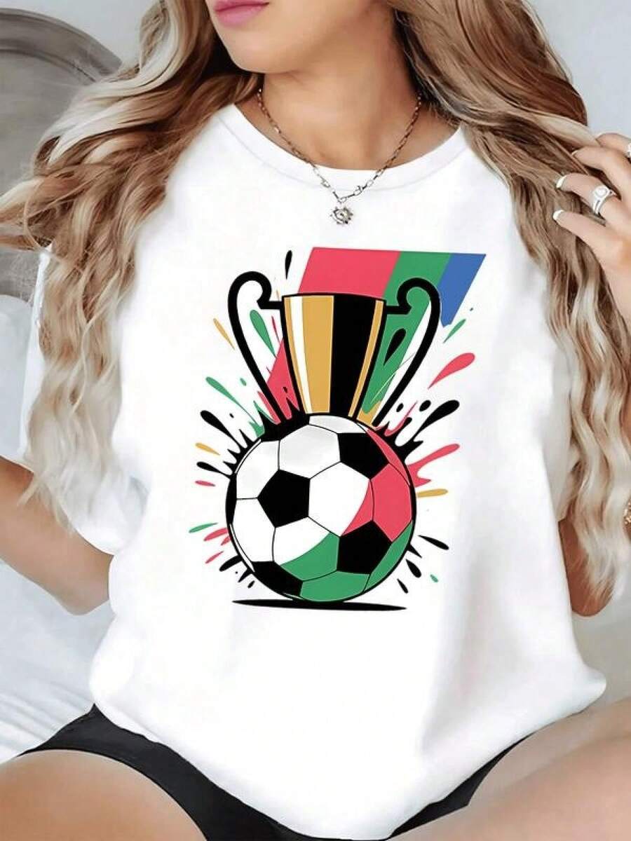 Copa dorada con balón de fútbol en colores verde rojo y blanco simboliza la pasión y el triunfo en cada partido ideal para fanáticas del deporte camiseta de mujer casual cómoda y moderna - Negro - Ver 1