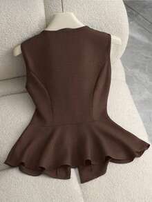 Nuevo top sin mangas con cuello en V y diseño de hebilla de metal minimalista y elegante que estiliza la cintura para mujeres, verano - Marrón - Ver 2