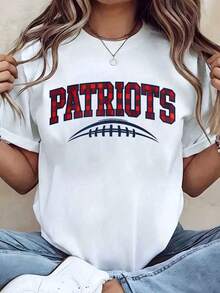 Soft, Breathable, And Lightweight For All-Day Comfort. Women's Patriots Football Print T-Shirt, Crew Neck, Plus Size, Casual Style, Ideal For Gifting, 220g. Classic Crew Neck With A Relaxed Fit That Flatters All Body Shapes And Is Easy To Pair With Jeans, Shorts, And Leggings. - 白色 - 查看 1