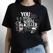 Camisetas gráficas vintage "You Inspire My Serial Killer" con estampado de calavera y rosa, camiseta casual de manga corta, camiseta de verano con cuello redondo, ropa de calle para mujer, camisetas gráficas para mujer, camiseta del 4 de julio para mujer, camiseta de algodón personalizada, estilo funk, de gran volumen, transpirable para el día a día. - Negro - Ver 2