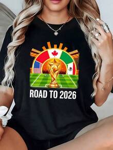 Golden Trophy On A Green Field With Flags Of Mexico, The United States, And Canada Symbolizing Unity, Passion, And The Road To The World Cup. Comfortable Casual Women's T-Shirt For Soccer Fans. - 黑色 - 查看 1