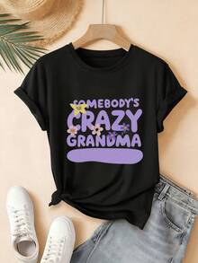Camiseta Vintage 'La Abuela Loca de Alguien', Mangas Enrolladas, Cuello Redondo Casual con Flores Rosas/Morado/Amarillo, Perfecta como Regalo para el Día de la Madre - Fondo Beige Claro - Negro - Ver 7