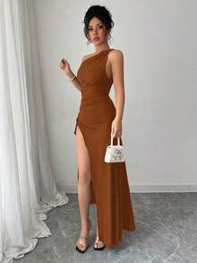 Nuevo vestido negro asimétrico sexy con hombro plisado, recorte hueco y abertura alta, adecuado para vacaciones, citas y fiestas en verano - Marrón Mocha - Ver 6