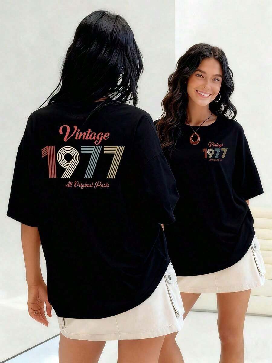 Vintage 1977 Motifs With Elegant Typography Celebrate A Special Year. 100% Cotton Women's T-Shirt. Soft And Durable Texture, Ideal For Any Special Occasion. Suitable For Spring, Summer, And Autumn. - 黑色 - 查看 1
