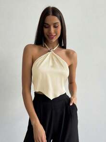 Camiseta de tirantes con cuello halter y bajo asimétrico para mujer - Beis - Ver 3
