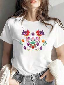 Mother's Day Gift: Natural Abundance And Family Harmony. Slavic Folk Style: Symmetrical Floral And Bird Patterns. Women's Short Sleeve Crew Neck Printed T-Shirt, Ideal For Casual Shopping, Holiday Gifts, Get-Togethers With Friends, Music Festivals, And Vacation Wear. 100% Cotton "Mama" Print Short Sleeve T-Shirt - 白色 - 查看 6
