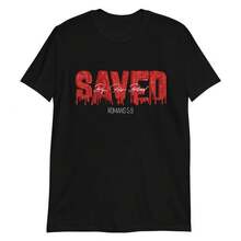 Camiseta Salvado Por Su Sangre, Camiseta Salvado, Salvado, Romanos, Versículo Bíblico, Ropa Cristiana, Camiseta Jesús Salva - Negro - Ver 2