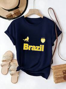 Camiseta de mujer de corte regular, 100% algodón, con temática de fútbol brasileño, que presenta el texto "Brasil" en amarillo, un estampado de león y el logotipo del equipo. Una camiseta casual y transpirable para el verano, perfecta para fiestas, esperas en la  y como regalo para los aficionados al fútbol. Ropa casual para el día a día en verano. - Negro - Ver 8
