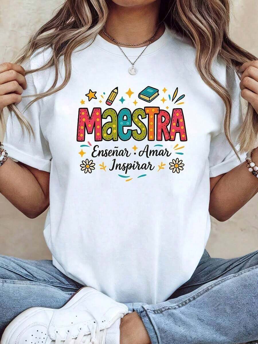 Designed For Modern, Stylish, And Comfortable Women, This "Maestra" Print T-Shirt Features A White, Short-Sleeved Crew Neck And A Printed Design. Machine Washable And Suitable For Spring, Summer, And Fall, This Casual T-Shirt Offers A Comfortable Fit And A Fashionable Design. Made From Premium Soft And Breathable Fabric, It's Designed For All-Day Comfort And Versatile Everyday Wear, Perfect For Casual Outings. - 白色 - 查看 1