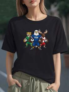 Tres animales atléticos sosteniendo balones simbolizan la fuerza,unidad y espíritu deportivo entre países en esta camiseta para mujer 100% algodón - Negro - Ver 6