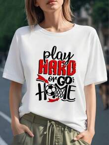Frase motivacional en letras rojas con balón de fútbol que inspira esfuerzo y energía deportiva camiseta para mujer 100% algodón cómoda y moderna para entrenar o uso casual - Negro - Ver 1