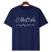 Camiseta de manga corta con temática de "Mamá de Niño" con gráficos de dinosaurios, camiones, fútbol y bicicletas para madres orgullosas. - Azul oscuro - Ver 4