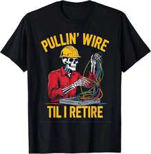 Camiseta 100% Algodón con Estampado Divertido "Tirando del Cable Hasta que Me Retire" - Diseño de Esqueleto Vintage de Electricista - Camiseta Gráfica para Hombre y Mujer - Cuello Redondo - Estilo Clásico - Moda Verano - Tops para Vacaciones - Negro - Ver 5