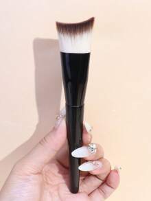 1pc Crescent Shaped Powder Brush, Fits Seamlessly Without Absorbing Powder, Suitable For Foundation, BB Cream, Makeup Beginners, Portable Makeup Tool - Multicolor - View 12