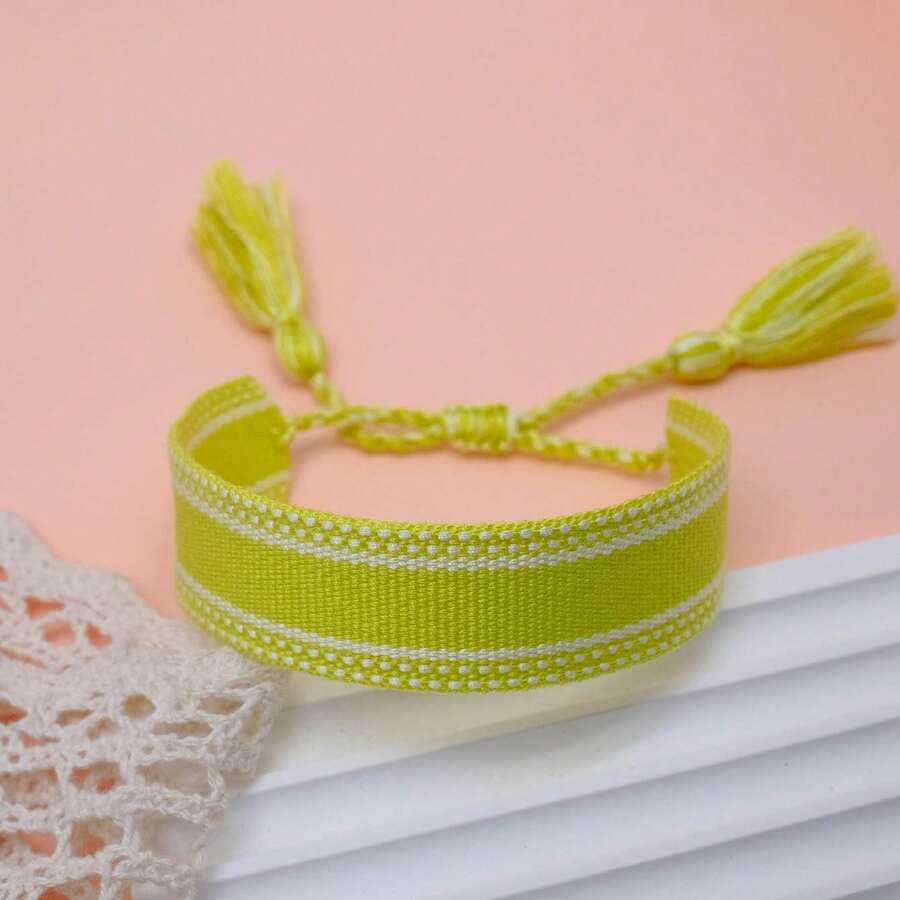 1 Stück handgefertigtes, vintage, minimalistisches Boho-Stil Geflecht-Armband, geeignet als Geschenk für Familie, Freunde, Studenten, Festivals, Partys, Reisen - Lindgrün - Übersicht 1
