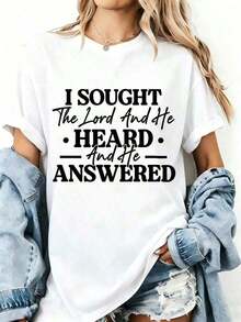 Camiseta Gráfica de Manga Corta y Cuello Redondo para Mujer Talla Grande - "Busqué al Señor y Él Escuchó y Respondió" Lema de Oración Inspirador, Estética de Fe Cristiana, Top Casual para Uso Diario, Conjuntos de Verano 2026 para Mujer, Conjuntos de Vacaciones para Mujer, Conjuntos de Playa para Mujer, Conjunto para Concierto Country, Conjunto para Concierto, Ropa Casual de Negocios para Mujer - Estilo Urbano Vintage Unisex, Camiseta de Algodón de Manga Corta y Cuello Redondo Holgada 100% algodón - Blanco - Ver 1