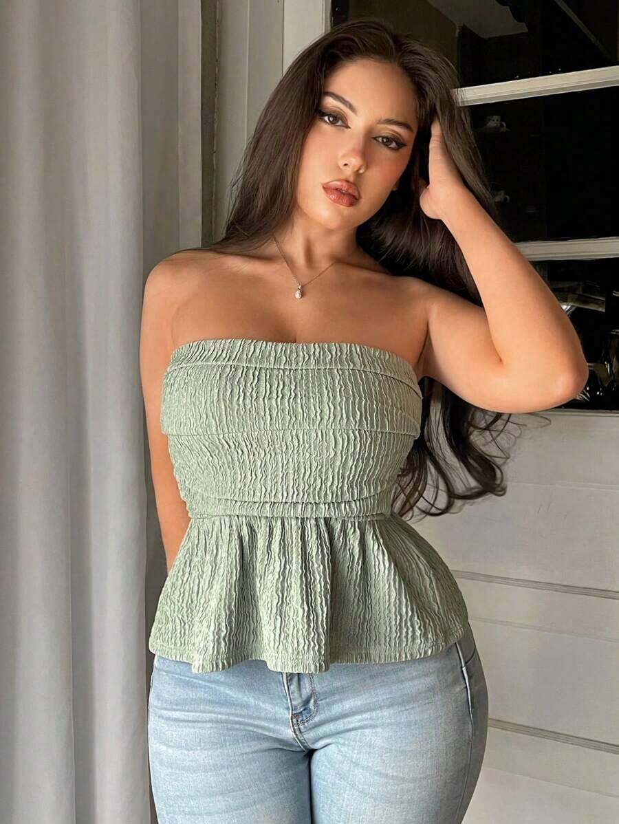 Top de tirantes con pliegues y volantes en el bajo, de tela texturizada, elegante - Verde - Ver 1