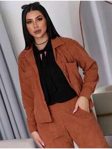 Women's Corduroy Cargo Set – Oversized Shirt And Jogger Pants - 酒紅色 - 查看 9