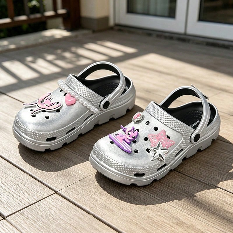 Miniso 天使木屐拖鞋,尺码 37-38 和 39-40,采用柔韧的 EVA 材料,轻便减震,中空透气,不闷脚,适合日常居家散步和度假穿着(1 双) - 彩色 - 查看 1