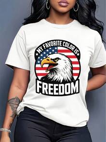 Playera con águila estadounidense y frase "My Favorite Color Is Freedom", ideal para mostrar orgullo patriótico con estilo. - Blanco - Ver 1