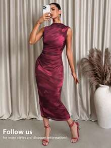 Vestido midi de Body con estampado abstracto rojo sin mangas, adecuado para el verano - Rojo violeta - Ver 1