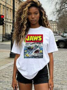 Camiseta de manga corta con cuello redondo suave y casual de verano para mujer, estilo retro de cómic, tiburón, nostalgia de cineaficionados, estilo vintage de cómic, océano, sentimiento cultural clásico, tops para mujer, generación Z, tops, curva, tops de mujer, tops de verano, conjuntos de primavera, estilo callejero americano, casual deportivo, estilo unisex, estilo casual urbano, ropa de calle retro, subcultura, top negro, tops blancos.Blanco - Blanco - Ver 2