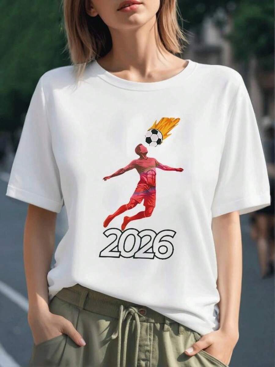 Figura de jugador de fútbol impulsando un balón en llamas con energía y pasión representando la fuerza del deporte y el espíritu competitivo camiseta para mujer 100% algodón - Negro - Ver 1