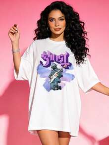 Camiseta de manga corta con cuello redondo suave y casual para mujer, estampado gráfico de guitarrista de banda de rock retro, adecuada para fanáticos de la música callejera. Negro. - Blanco - Ver 2