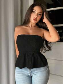 Top de tirantes con pliegues y volantes en el bajo, de tela texturizada, elegante - Negro - Ver 1