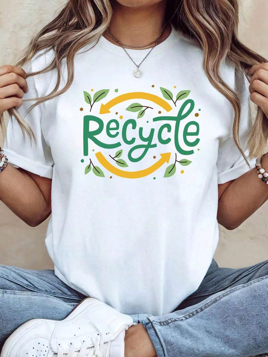 Women's T-Shirt With A Green Leaf Print,  "Recycle" Style, Perfect For Leisure, Promoting  And Charity. It Features A Fresh And Natural Look, Short Sleeves, And An  Vibe. The Printed Design Is Simple, Versatile, And Has A Relaxed Fit With A Fitted Crew Neck. - 白色 - 查看 1