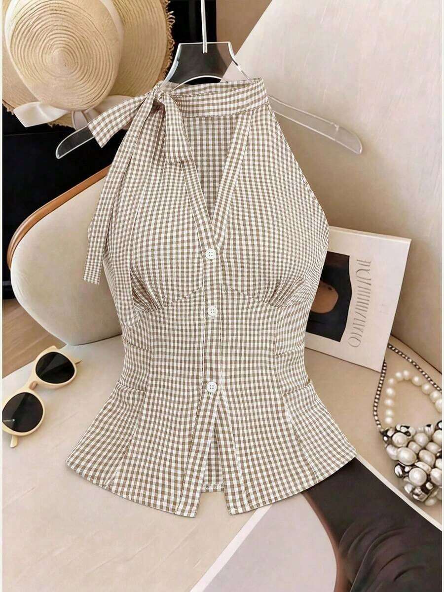 Camisa de mujer de corte ajustado con cuello con lazo, sin mangas, escote en V delantero abierto, botones verticales en la cintura y fruncido, de estilo casual y elegante para primavera y verano - Caqui - Ver 1