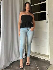 Top de tirantes con pliegues y volantes en el bajo, de tela texturizada, elegante - Negro - Ver 3
