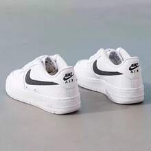Nike Giày thể thao cổ thấp Air Force 1 GS dành cho trẻ em - Trắng/Đen - Xem 5