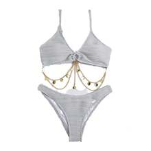 Nuevo traje de baño de dos piezas de tela plisada con bikini de detalle de cadena sexy. - Blanco - Ver 6