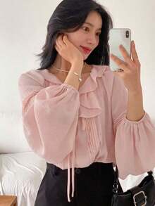 Blusa rosa ajustada con cuello en V y volantes - Rosa - Ver 1